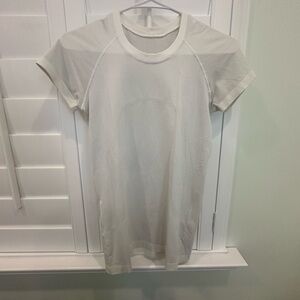 Lululemon Women’s Swiftly Tech White Short Sleeve Shirt